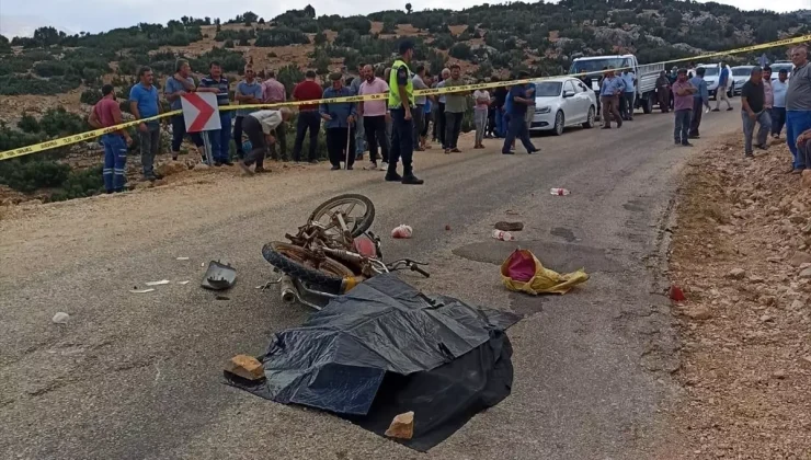 Antalya’da motosiklet ile kamyonet çarpıştı: 1 ölü